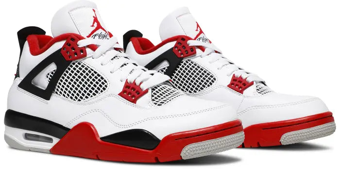 Jordan 4 Retro
Fire Red (2020